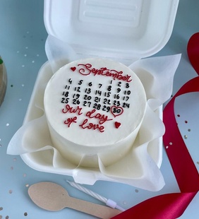 Бенто торт с календарем на памятную дату, годовщину, день рождения